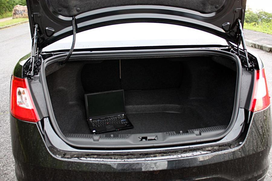  Ford Taurus 2010 года  (фото 15 из 161)